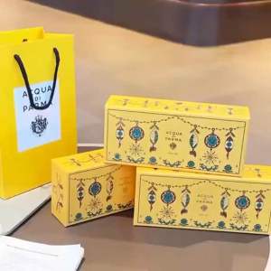 ชุดเทียนหอมสไตล์โมเดิร์น ACQUA DI PARMA กลิ่นผลไม้/ดอกไม้ พร้อมของตกแต่ง