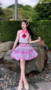 เซ็ตเกาะอกผูกโบว์คู่กับกระโปรงสั้นจีบรอบตัว เนื้อผ้านิ่มใส่สบายจากผ้าฝ้ายพื้นเมืองแท้ให้ลุคสดใสน่ารักสุด มีอกเล็ก-อกใหญ่