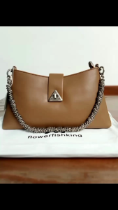 Tas Wanita Tipis Lebar Tas Jalan Cantik Ukuran Medium dari Brand FF kd 150