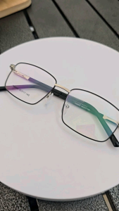 กรอบแว่นผู้ชาย แว่นตากรองแสง แว่นสายตา เลนส์แท้100%สั่งตัดใหม่คุณภาพ แบบกรอบสวยๆสไตล์เกาหลี