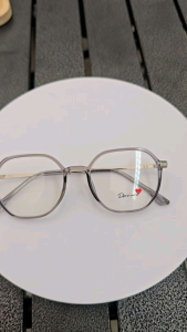 กรอบแว่น น้ำหนักเบา ไม่กดดั้ง ไม่บีบขมับ ตัดเลนส์สายตาสั้นเยอะๆได้เหมาะมาก 😘