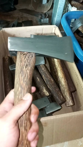 Perkakas Kapak / Kampak Baja Rapi Gagang Dari Ruyung/Pohon Aren