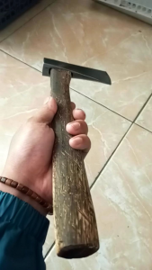 Kampak/ kapak Baja Kuat Kokoh Gagang Dari pohon Aren / Ruyung