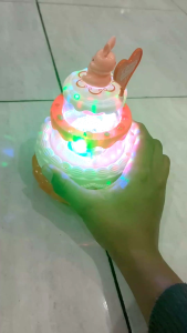 Mainan anak Rotating Cake Birthday lampu dan bunyi mainan roti ulang tahun susun lilin