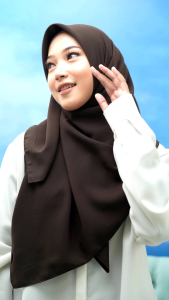 HIJAB SEGI EMPAT WOLFIS PREMIUM COKLAT PRAMUKA