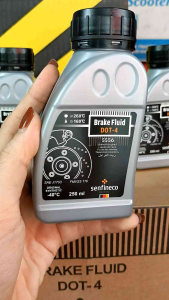 Dầu Thắng Senfineco Brake Fluld dot-4 5556 250ml