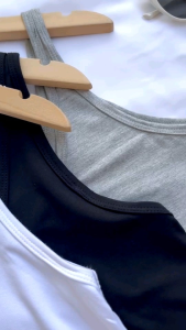 เสื้อกล้ามคอกว้าง​ผ้าเรย่อนเนื้อนุ่มเด้ง