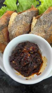 ปลานิลแดดเดียวรวมอร่อย 500 กรัม เสิร์ฟคู่ น้ำพริกผัดกากหมูรวมอร่อย 100 กรัม สะอาด อร่อย ทำใหม่วันต่อวัน