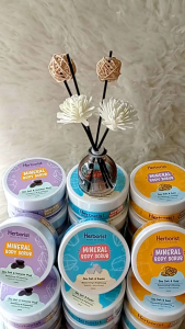 Herborist Mineral Body Scrub: Keajaiban Perawatan Kulit dengan Sea Salt & Kaolin