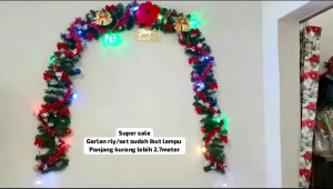 Garlan hiasan pintu asesoris pohon natal panjang kurang lebih 2 meter