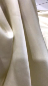 vải phi hàn form đứng  màu kem 2 da dày dặn _( khổ 1m5) co dãn nhẹ may đầm váy