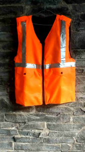 Rompi Safety First K3: Protetor Badan Motor & Rompi Parkir