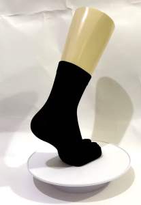 Kaos Kaki Jempol Pendek & Nilon: Kenyamanan Aktivitas Sehari-Hari