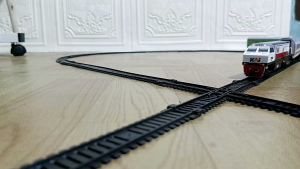 Kereta Api Indonesia Lokomotif CC203 Spesial Rangkaian Gerbong Penumpang