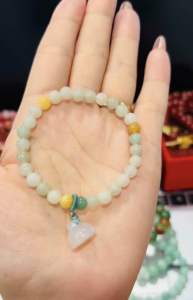 Vòng tay ngọc cẩm thạch A chuỗi hạt 6li treo chuông hoa xinh xinh may mắn