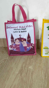Tas Hampers Idul Fitri Kombinasi Mika Bening + Banner Printing Ukuran Tas 25x30x10