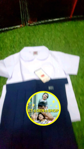 ชุดอนุบาลหญิงคอบัวกระโปรงสีกรมอ่อน 1 ชุด ตราละมุด ใช้แต่งกายเด็กอนุบาลหญิง อ.1 ถึง อ.3 เนื้อผ้าซักทำความสะอาดง่าย