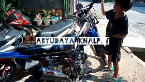 Suku Cadang Knalpot Daytona: Silencer Motor Berkualitas & Desain Inlet 50 mm