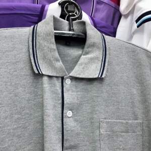 เสื้อโปโล รุ่น A-02 เสือโปโลสีเทาท็อปดราย เสื้อคอปกสีเทาแต่งปกสีกรม +++สินค้าพร้อมส่ง+++