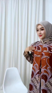 Atasan Batik Wanita Modern Tunik Burgundy Floy Buat Seragaman