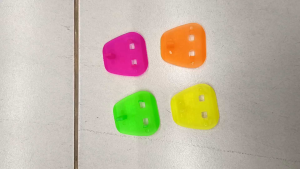 Palam Keselamatan Plastik Dengan Soket Lubang 2 Pin/Plastic Safety Plug Key With Hole Socket 2 Pin