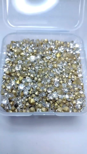 ［Ready Stock 现货］［Limited］V Cut K9 Nail Diamond Rhinestone Decoration 美甲堆钻 单色