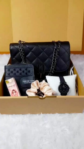 Kado hampers/kado ulang tahun/kado cewek/kado tas/ anniversary/graduation/wedingg/kado simple