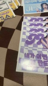 Customized BLACKPINK Banner – Unofficial Kpop Fan Sign with Matte Photo Print Glossy Film & Sturdy Display Base