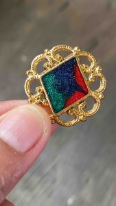 3.🫦กระดุมฉลุสีทอง สีอัญมณี หรูหรา ขนาด 25 มิล / ชุดละ 7 - 10 เม็ด