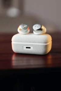 TAI NGHE SENNHEISER MOMENTUM TRUE WIRELESS 4 Giá Tốt