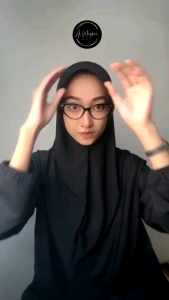 Hijab Bergo Hamidah pinguin / jilbab bergo hamidah size L menutup dada / hijab hamidah jersey pinguin