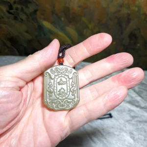 Premium Nephrite "lake green" double sides carving Lucky and As Ones Wish Jade pendant (with certificate) [Natural Crystal] 和田玉湖水绿双面雕刻吉祥如意吊坠(带证书)