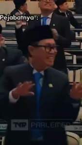 Kaos Mereka Berpesta Rakyat Menderita Baju T-shirt Distro Pria Wanita Premium