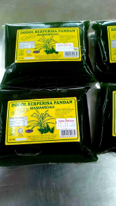DODOL PANDAN / DODOL BERPERISA PANDAN MELAKA / DODOL PERISA PANDAN MAMAMIDAH / DODOL PANDAN 300GRAM / DODOL PANDAN MAMA / DODOL PANDAN SEDAP