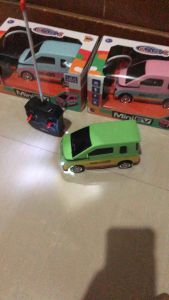 Mainan Mobil Remot Mini anak bisa jalan ada lampu