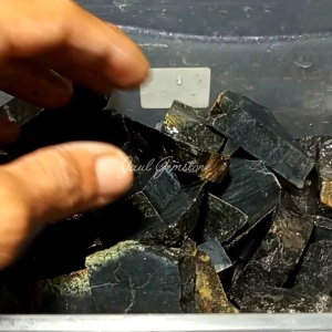 batu black jade/bongkahan batu akik black jade natural/batu black jade nempel magnet