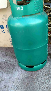 สีสเปรย์ซ่อมถังแก๊ส ตรงเฉดสุดๆ 400ml ปตท และ สยามปิ๊กนิค