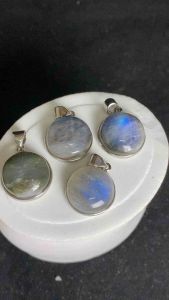 (Real Unit) Labradorite Natural Grey Moonlights Pendant 2g+- 拉长石灰月光 蓝光吊坠Loket (S/n: 3160324-28)