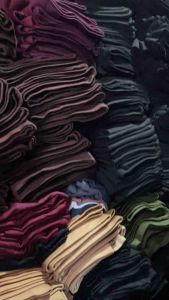 Legging Jersey Spandek Balon  yang lembut adem dan elastis. olahraga maupun bersantai. Bahannya jatuh dan lentur