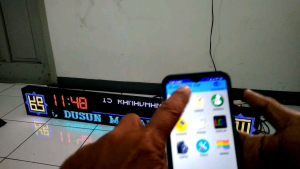 auto tartil murottal mp3 jam sholat berwarna 4 panel P5 slim 130x18 cm 256x32 pixel suara adzan Tarhim Ayat Suci lafaz setting pakai HP .