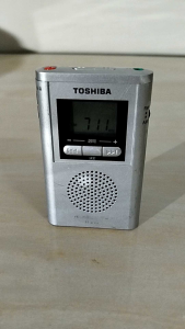 Đài radio thu phát sóng bỏ túi hàng si Nhật bãi