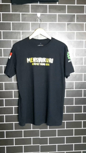 kaos distro motif mensyukuri bahan cotton combed 24s kualitas 100% katun murni untuk pria dan wanita