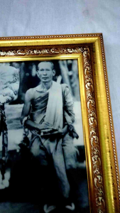 รูปหลวงพ่อโอภาสี พร้อมใส่กรอบสีทอง ขนาด4*6นิ้ว แขวนได้ตั้งได้ พร้อมบูชา