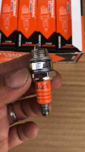 Bugi 2 thì chuyên dùng cho máy cắt cỏ máy cưa…