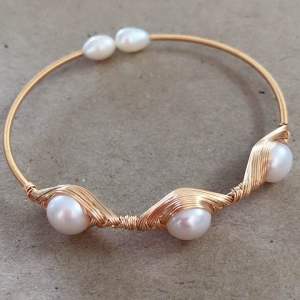 กำไลไข่มูกที่สวยใส ขนาดมูก6-7mm กระเป๋าเรือ Alloy ข้อมือยาว15-16cm