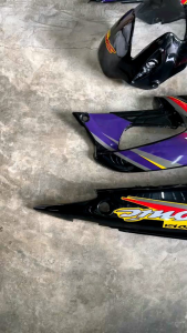 ชุดเฟรม 8 ชิ้น Sonic เก่า ปี 2000-2003 สีดำเงา โซนิค เงา 125 ชุด สน่อง การสนับสนุน เฟรม ชุดสี จัดส่งอาทิเช่น