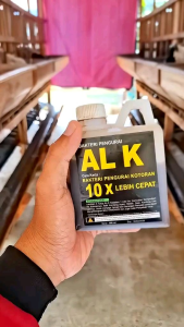 Bakteri Pengurai AL K dapat menghilangkan bau dan virus serta gurem pada kandang ternak