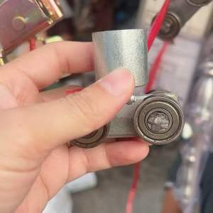 Bánh xe cửa lùa xoay 360