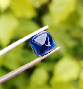 Natural Untreated Ceylon Royal Blue Sapphire sugar loaf 11.36 carat