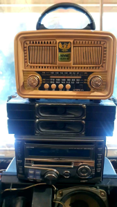 Máy phát nhạc Bluetooth liền Amply . tính năng Bluetooth Aux usb cad sd.radio.